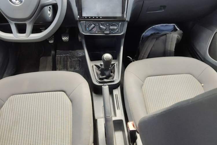 Used Volkswagen Santana 2016 1.6L Manual Fashion Edition Gear Lever