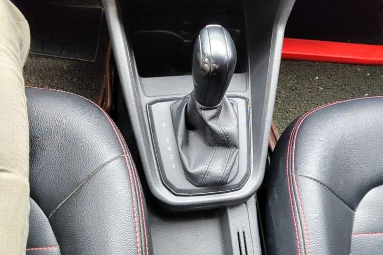 Used Volkswagen Santana 2016 1.6L Automatic Fashion Edition Gear Lever