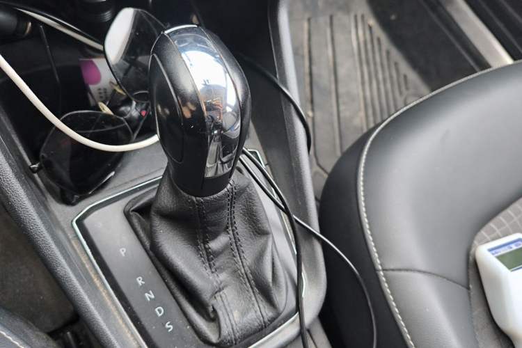 Used Volkswagen Santana 2016 1.6L Automatic Comfort Edition Gear Lever