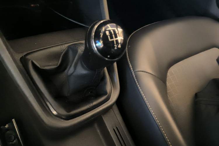 Used Volkswagen Santana 2016 1.6L Manual Comfort Edition Gear Lever