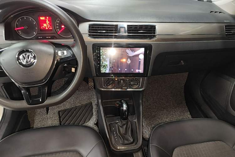 Used Volkswagen Santana 2016 1.6L Automatic Comfort Edition Gear Lever