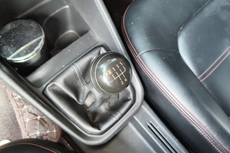 Used Volkswagen Santana 2016 1.6L Manual Fashion Edition Gear Lever