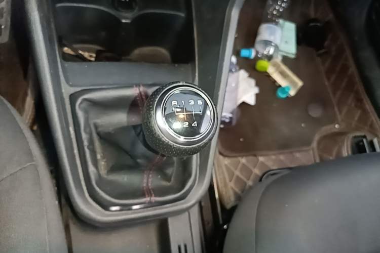 Used Volkswagen Santana 2016 1.6L Manual Fashion Edition Gear Lever