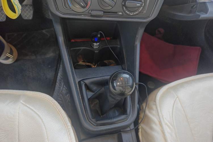 Used Volkswagen Santana 2016 1.4L Manual Fashion Edition Gear Lever