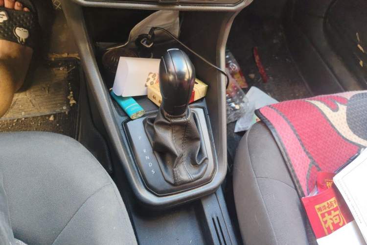 Used Volkswagen Santana 2016 1.6L Automatic Fashion Edition Gear Lever
