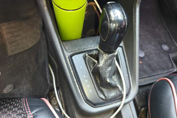 Used Volkswagen Santana 2016 1.6L Automatic Fashion Edition Gear Lever