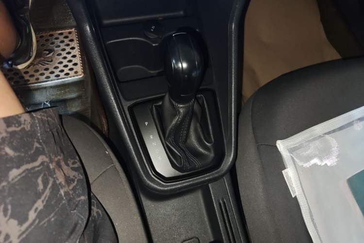 Used Volkswagen Santana 2016 1.6L Automatic Fashion Edition Gear Lever