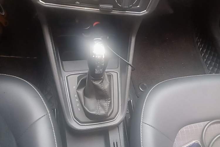 Used Volkswagen Santana 2016 1.6L Automatic Comfort Edition Gear Lever