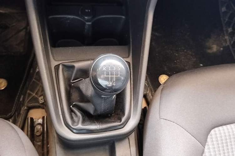 Used Volkswagen Santana 2016 1.4L Manual Fashion Edition Gear Lever