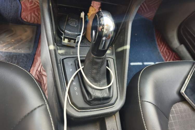 Used Volkswagen Santana 2016 1.6L Automatic Comfort Edition Gear Lever