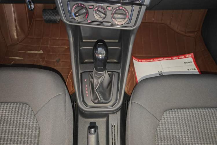 Used Volkswagen Santana 2016 1.6L Automatic Fashion Edition Gear Lever