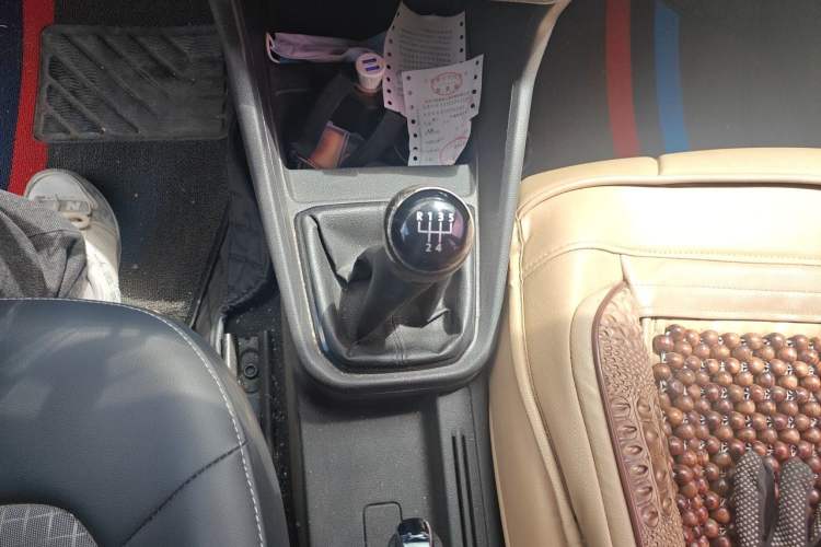 Used Volkswagen Santana 2016 1.6L Manual Comfort Edition Gear Lever