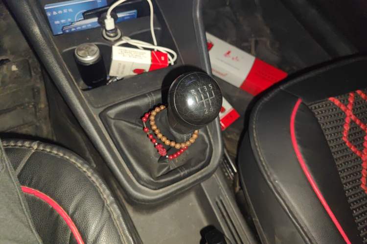Used Volkswagen Santana 2016 1.6L Manual Fashion Edition Gear Lever