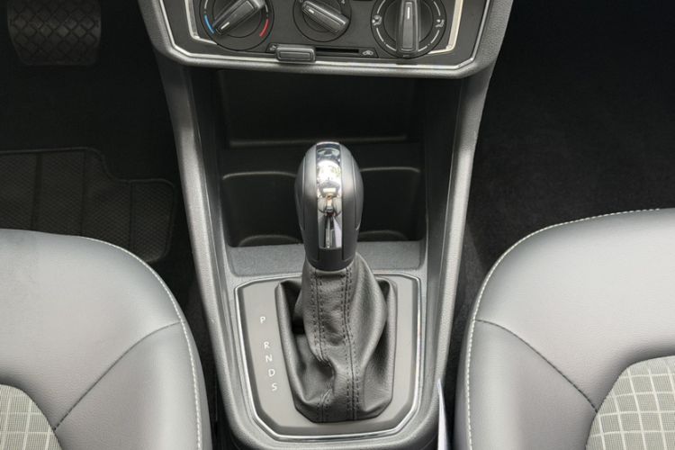 Used Volkswagen Santana 2016 1.6L Automatic Comfort Edition Gear Lever