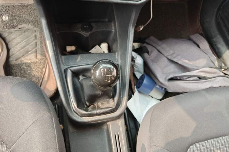 Used Volkswagen Santana 2016 1.6L Manual Fashion Edition Gear Lever