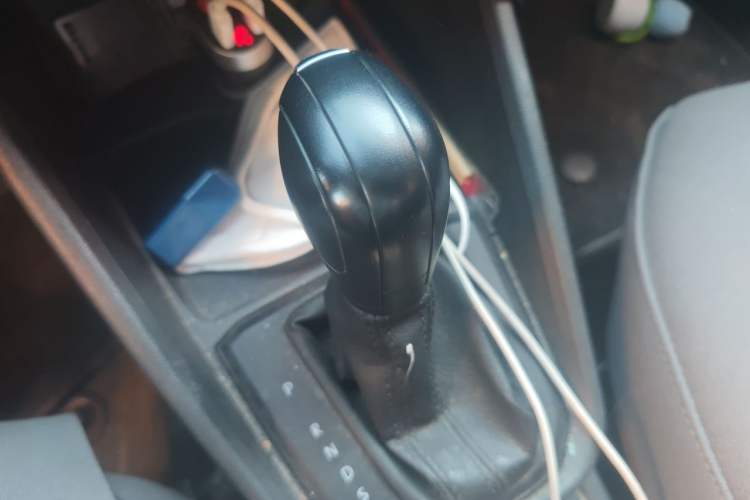 Used Volkswagen Santana 2016 1.6L Automatic Fashion Edition Gear Lever