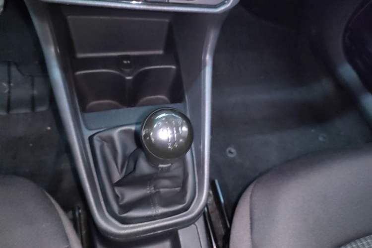 Used Volkswagen Santana 2016 1.6L Manual Fashion Edition Gear Lever