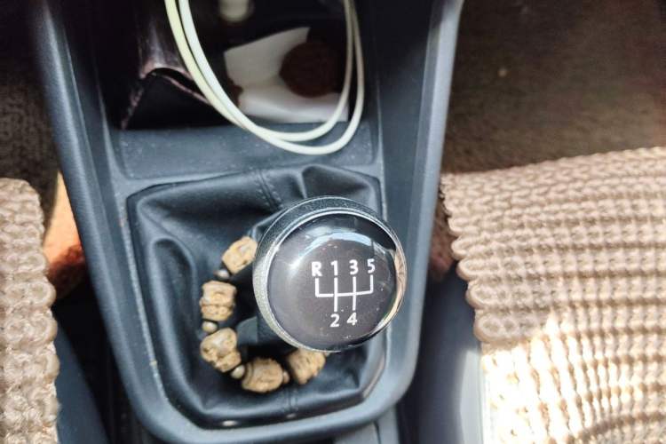 Used Volkswagen Santana 2016 1.6L Manual Comfort Edition Gear Lever