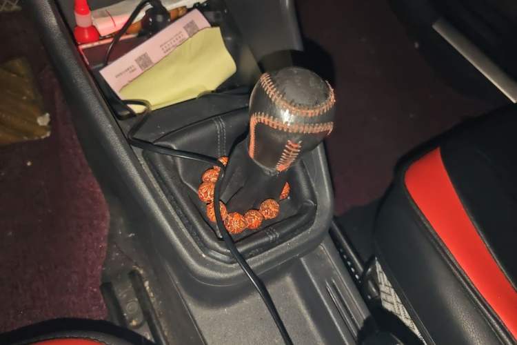 Used Volkswagen Santana 2016 1.6L Manual Fashion Edition Gear Lever
