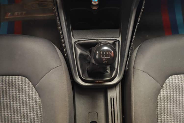 Used Volkswagen Santana 2016 1.6L Manual Fashion Edition Gear Lever