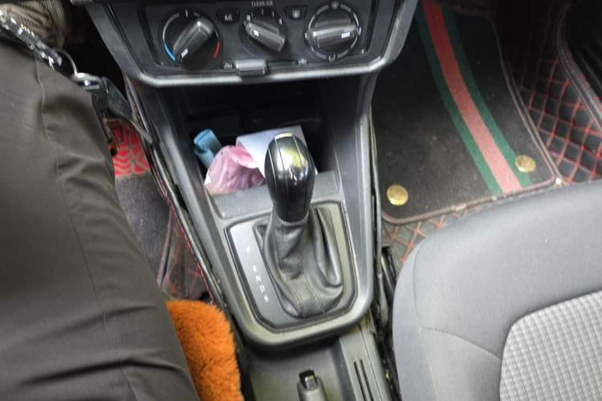 Used Volkswagen Santana 2016 1.6L Automatic Fashion Edition Gear Lever