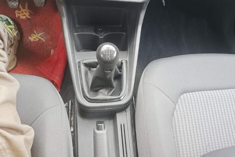 Used Volkswagen Santana 2016 1.4L Manual Fashion Edition Gear Lever