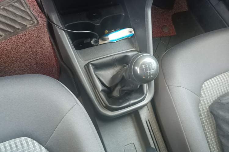 Used Volkswagen Santana 2016 1.6L Manual Fashion Edition Gear Lever