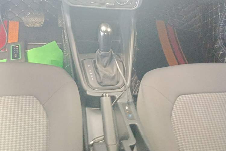 Used Volkswagen Santana 2016 1.6L Automatic Fashion Edition Gear Lever