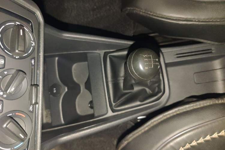 Used Volkswagen Santana 2016 1.4L Manual Fashion Edition Gear Lever