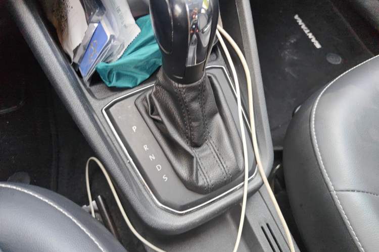 Used Volkswagen Santana 2016 1.6L Automatic Comfort Edition Gear Lever