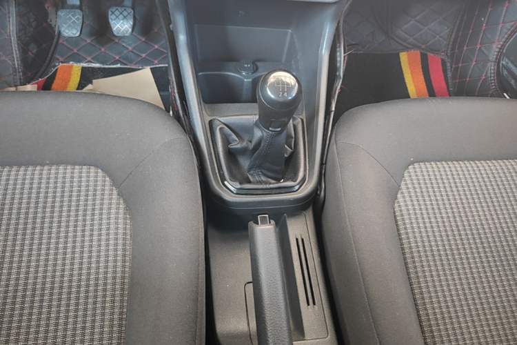 Used Volkswagen Santana 2016 1.4L Manual Fashion Edition Gear Lever