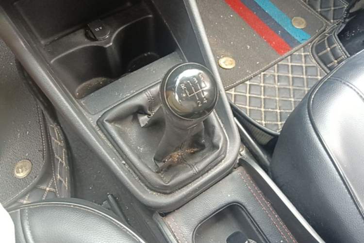 Used Volkswagen Santana 2016 1.6L Manual Fashion Edition Gear Lever