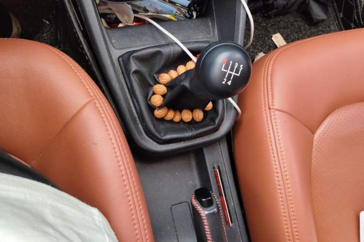 Used Volkswagen Santana 2016 1.6L Manual Fashion Edition Gear Lever