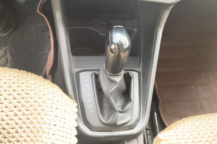 Used Volkswagen Santana 2016 1.6L Automatic Fashion Edition Gear Lever