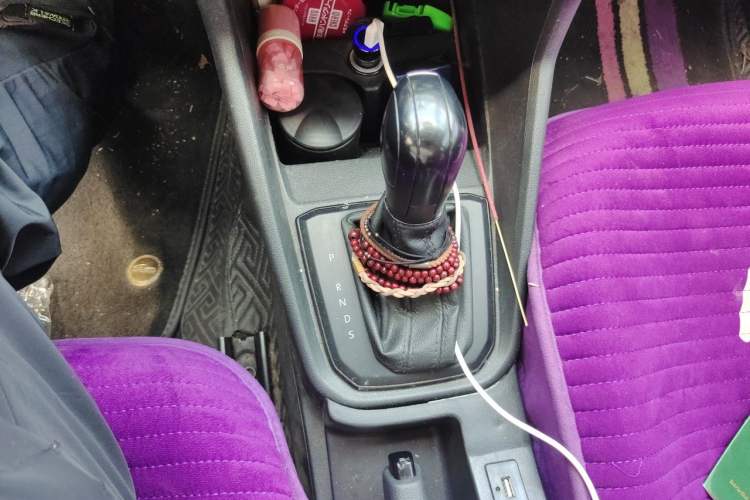 Used Volkswagen Santana 2016 1.6L Automatic Fashion Edition Gear Lever