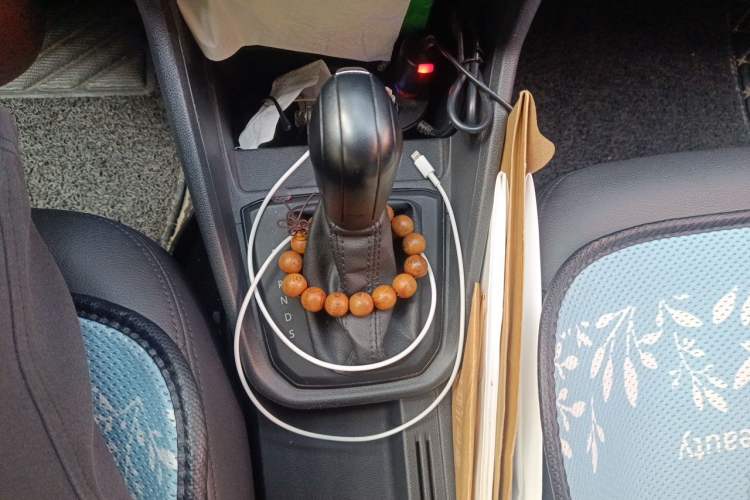 Used Volkswagen Santana 2016 1.6L Automatic Fashion Edition Gear Lever