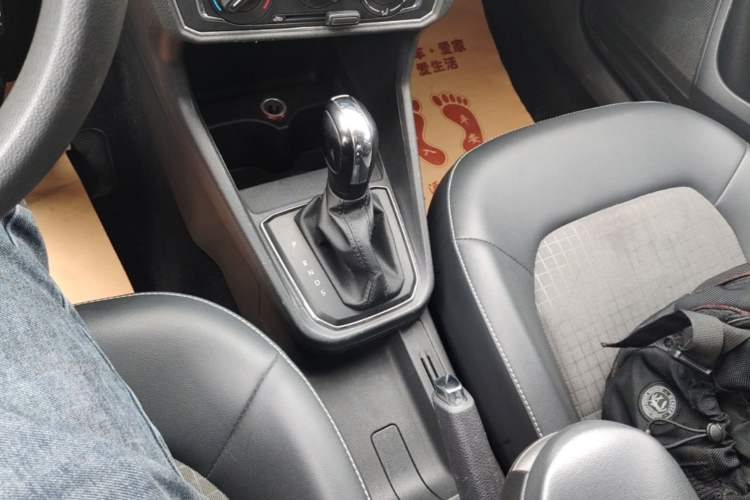 Used Volkswagen Santana 2016 1.6L Automatic Comfort Edition Gear Lever