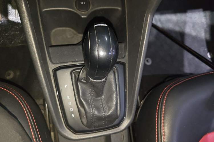 Used Volkswagen Santana 2016 1.6L Automatic Fashion Edition Gear Lever