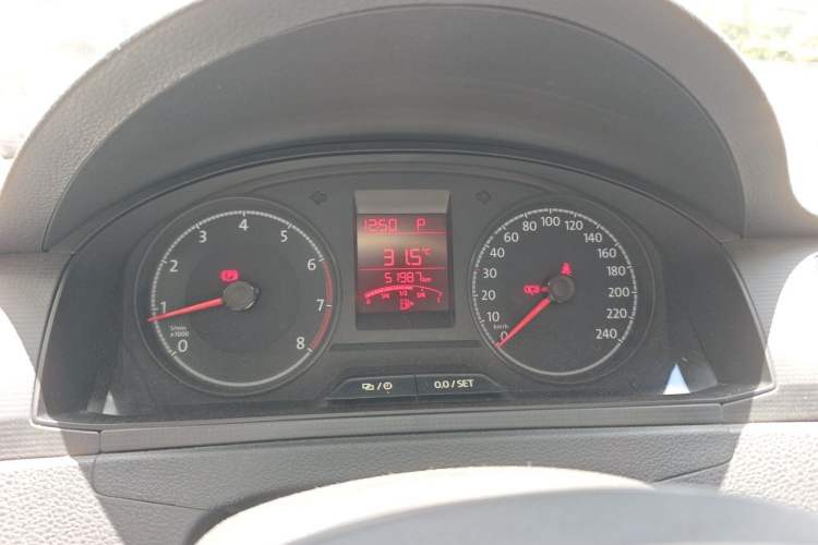 Used Volkswagen Santana 2016 1.6L Automatic Fashion Edition Instrument Cluster