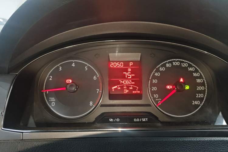 Used Volkswagen Santana 2016 1.6L Automatic Comfort Edition Instrument Cluster