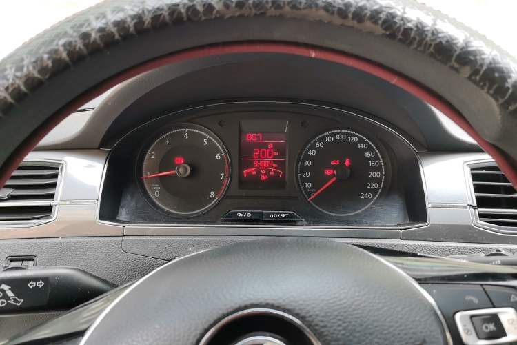 Used Volkswagen Santana 2016 1.6L Manual Comfort Edition Instrument Cluster