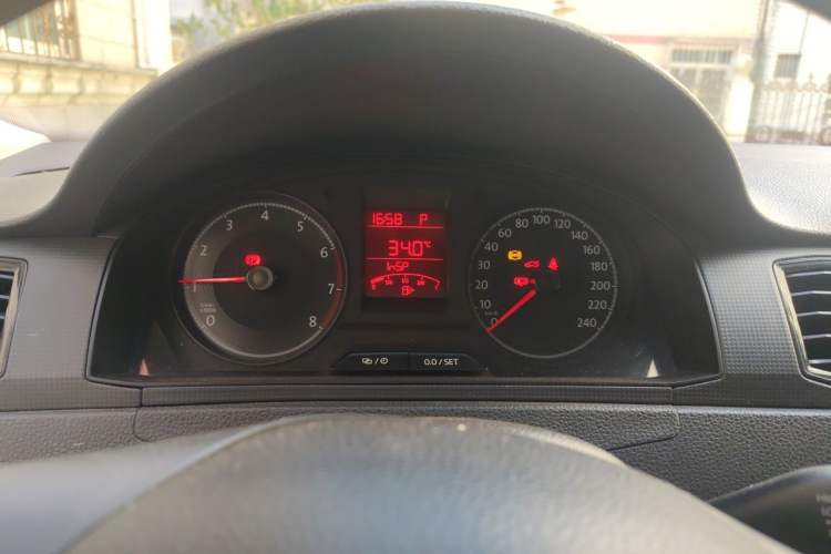 Used Volkswagen Santana 2016 1.6L Automatic Fashion Edition Instrument Cluster