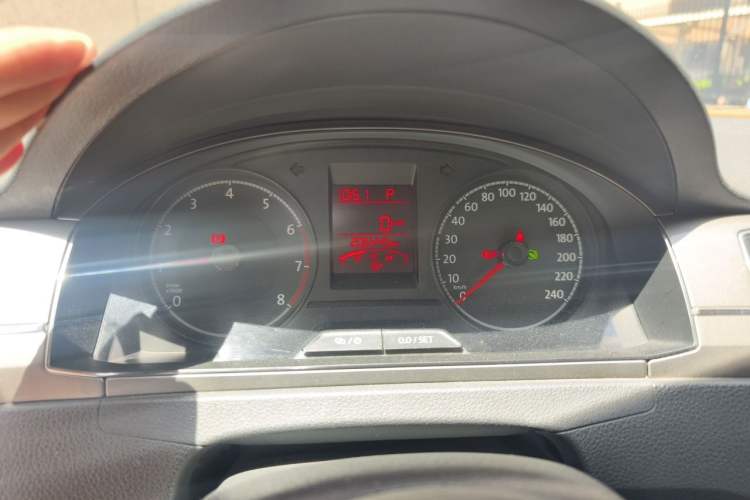 Used Volkswagen Santana 2016 1.6L Automatic Comfort Edition Instrument Cluster