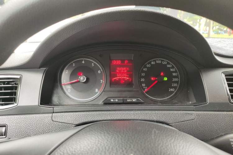 Used Volkswagen Santana 2016 1.6L Automatic Fashion Edition Instrument Cluster