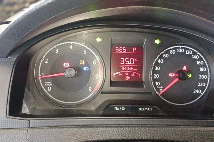 Used Volkswagen Santana 2016 1.6L Automatic Fashion Edition Instrument Cluster