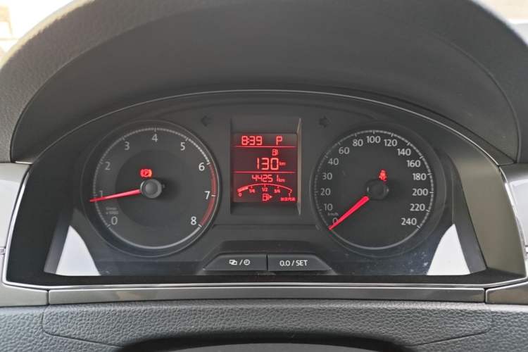 Used Volkswagen Santana 2016 1.6L Automatic Comfort Edition Instrument Cluster