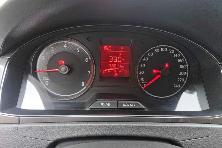 Used Volkswagen Santana 2016 1.6L Automatic Comfort Edition Instrument Cluster