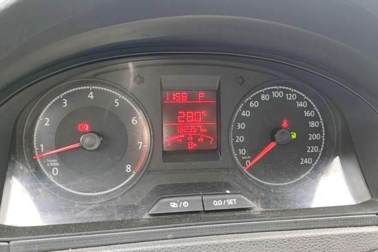 Used Volkswagen Santana 2016 1.6L Automatic Fashion Edition Instrument Cluster