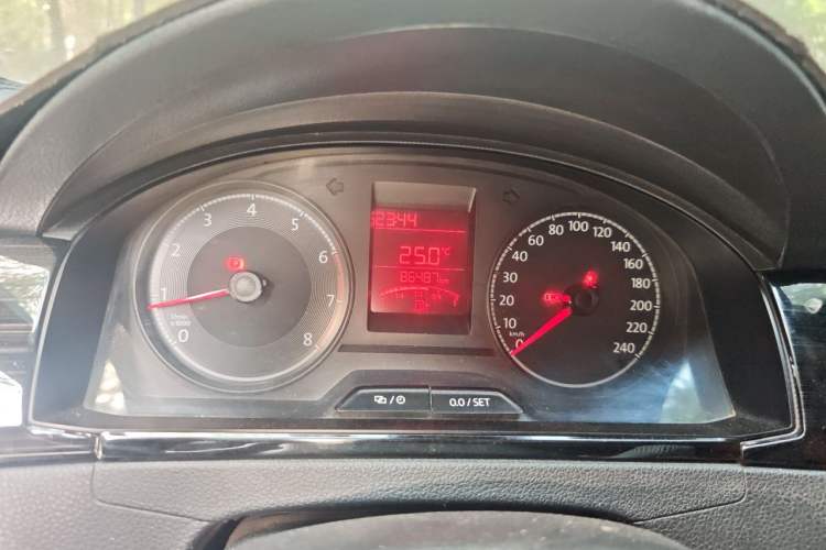 Used Volkswagen Santana 2016 1.6L Manual Fashion Edition Instrument Cluster