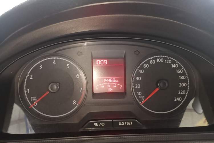 Used Volkswagen Santana 2016 1.6L Automatic Fashion Edition Instrument Cluster